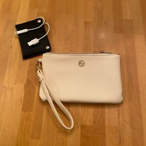 Adrienne Vittadini Phone charging wristlet